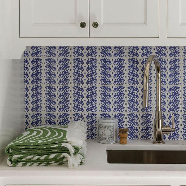 Snow White, Iris Glossy Cecil Stripe Ceramic Tile 6×6 (XSP90009)
